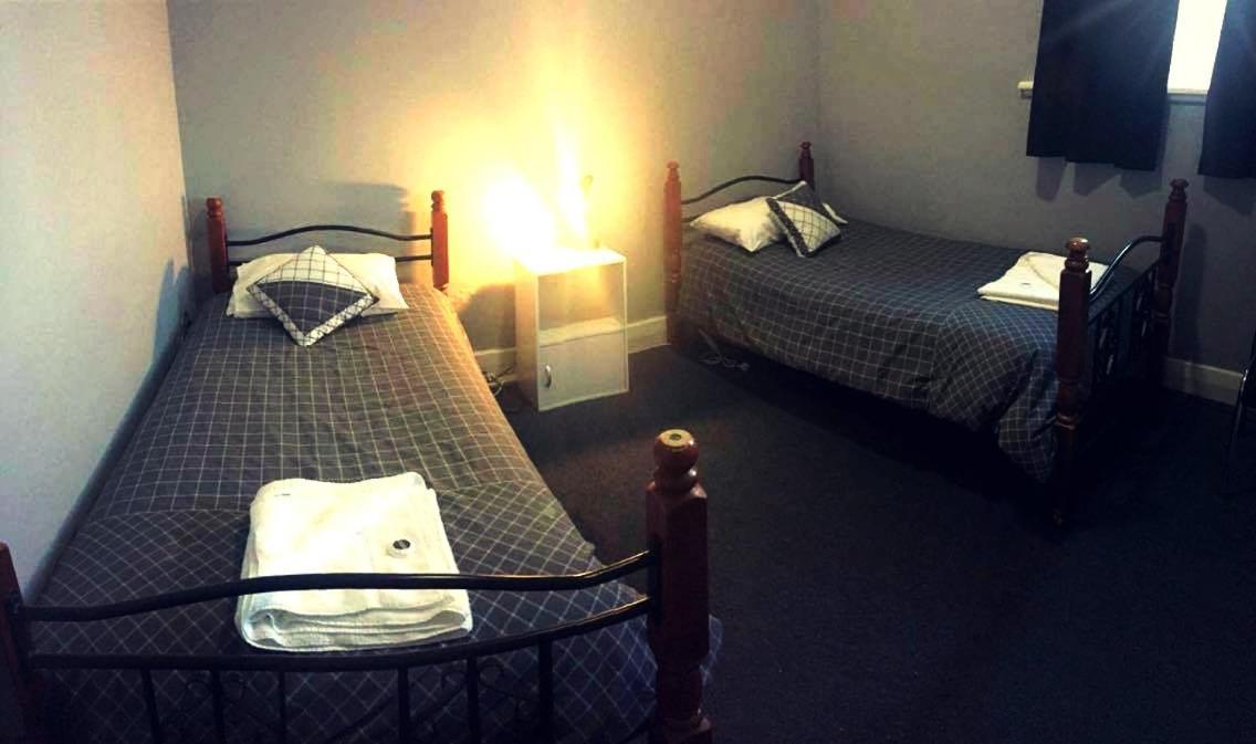 Kearsley Hotel Cessnock Room photo